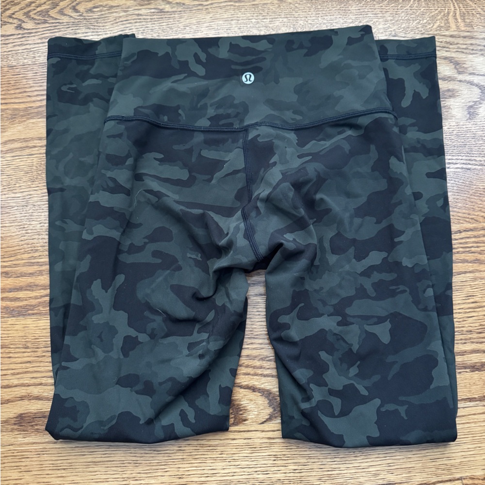 Lululemon Wunder under leggings